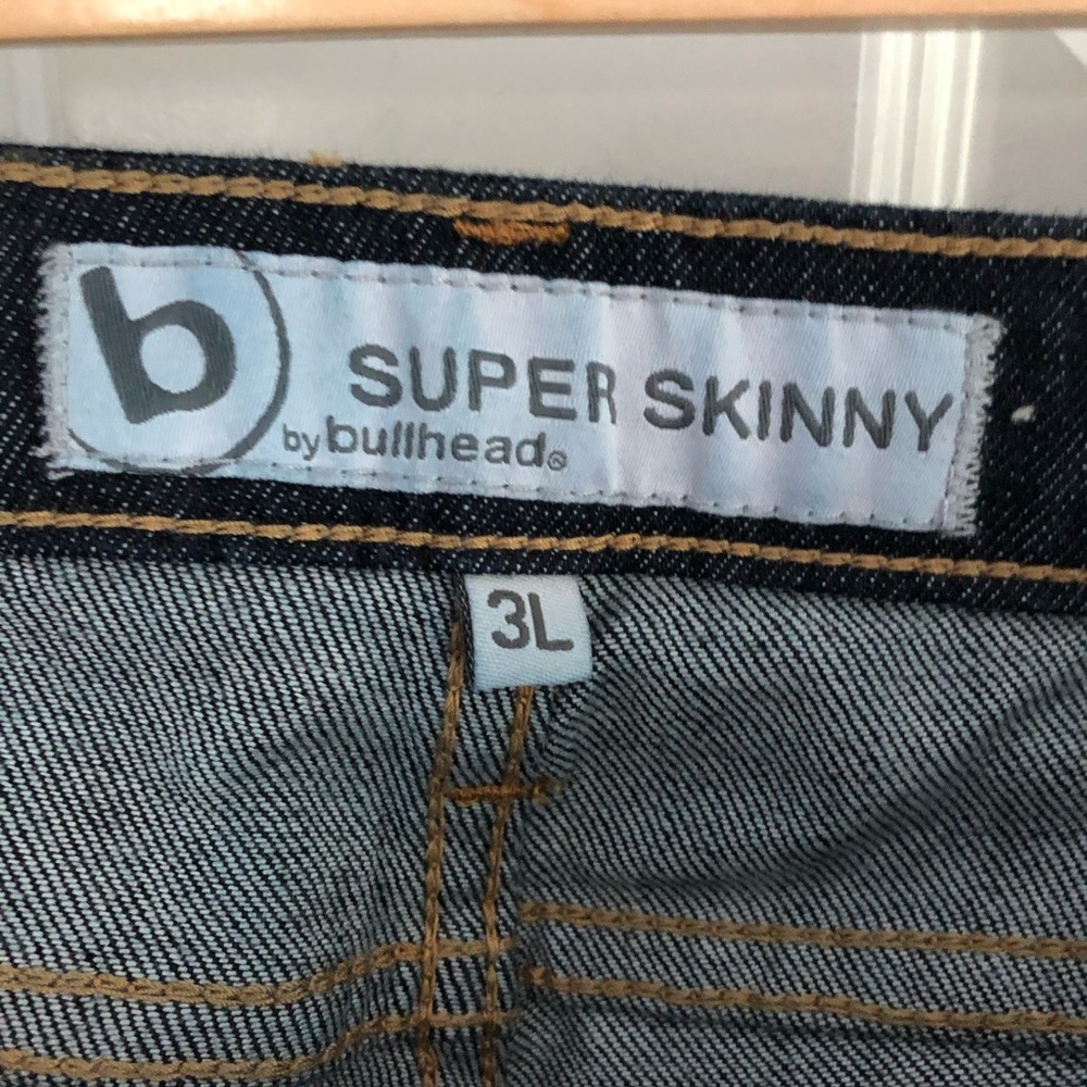 Bullhead Jeans - Picture 3 of 4